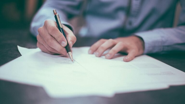 Remplissage d'une déclaration sur papier